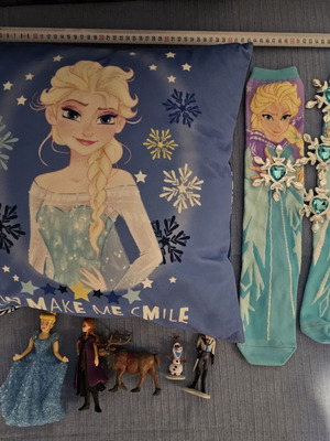 Frozen collectible set new, pillow, socks and figures, 7 pcs