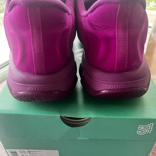 Nike Giannis Immortality athletic shoes used, size 45.5, green and purple
