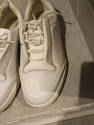 Παπούτσια sneakers αθλητικά άσπρα σαν καινούργια, μέγεθος 38