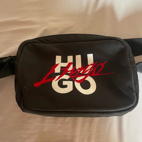 Hugo Boss bag like new, black