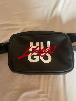 Hugo Boss bag like new, black