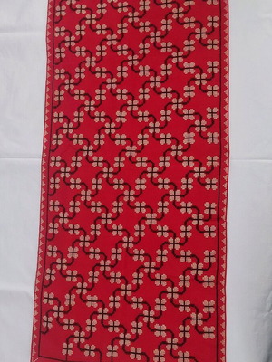 Σεμέν κόκκινη εταμίνα με κέντημα μικρά άσπρα λουλούδια σαν καινούργιο, 93x43cm