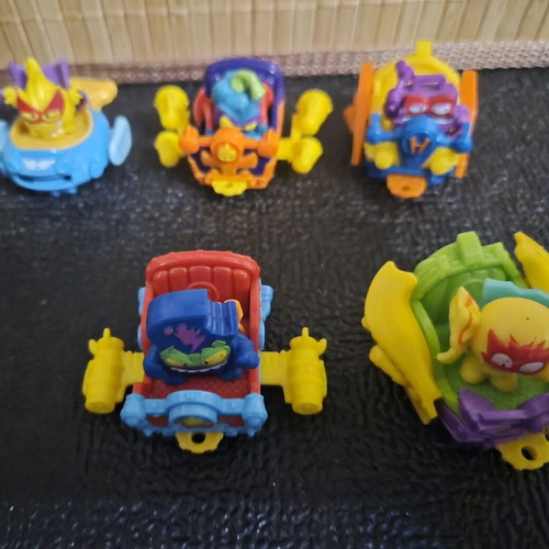 Collection of 15 BlasterJets/Super Slider and 15 SuperZings figures