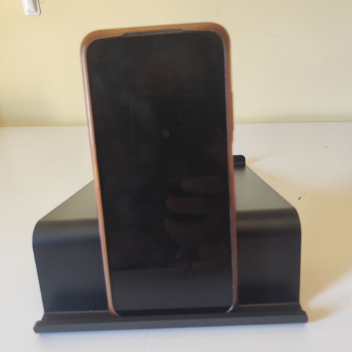 Mobile and tablet stand used, desktop