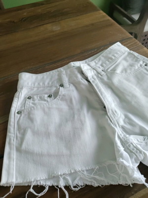 Τζιν σορτσάκι Pull & Bear καινούργιο, άσπρο, μέγεθος XS