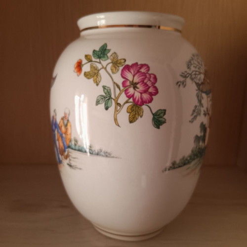 Collectible decorative porcelain vase with lid used