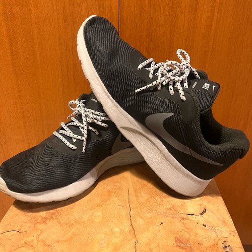 Nike Tanjun SE sneakers size 43 like new, black and grey