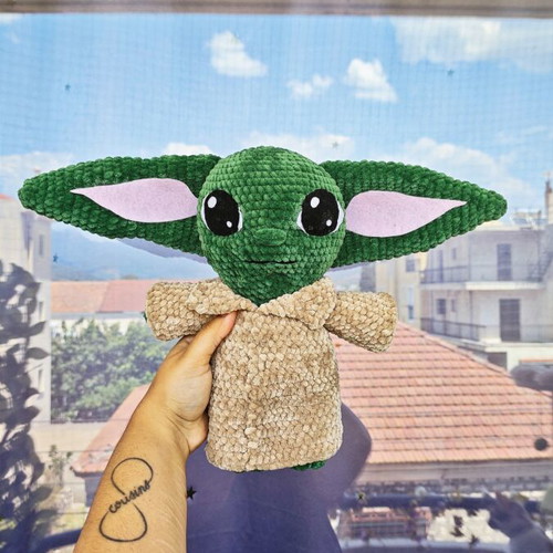 Yoda knitted plush doll like new, 28cm height