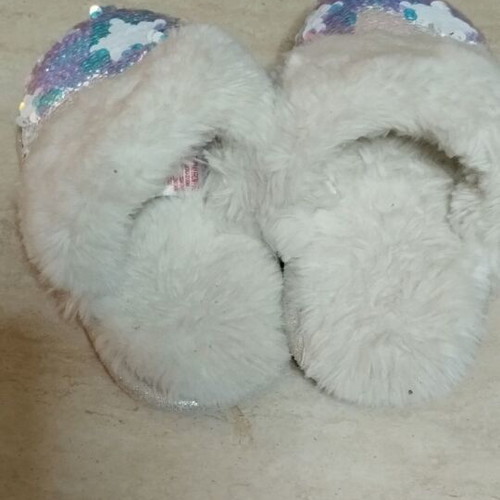 Children's slippers used size 26 with fur and sequins