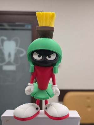 Marvin the Martian figure new, 18 cm height