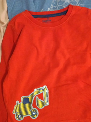 Autumn clothing set for 4-year-old boy, like new, 6 tops, wool cardigan, jean shirt