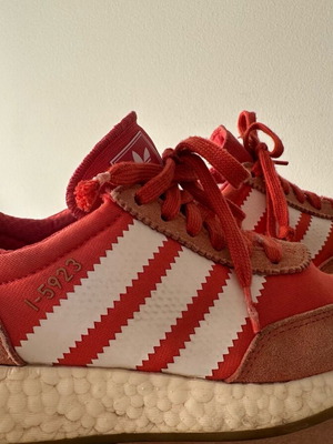Adidas sneakers used, very soft, red size 36