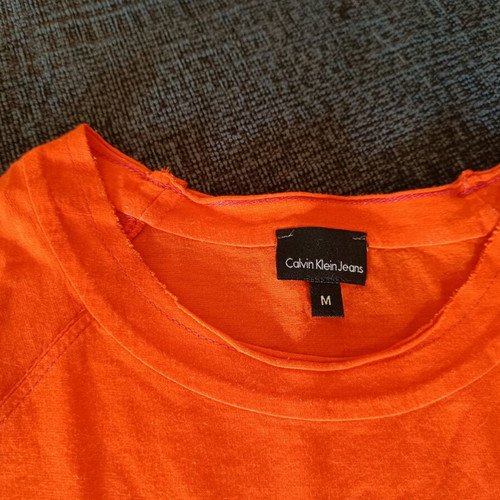 Calvin Klein tshirt orange like new, size M