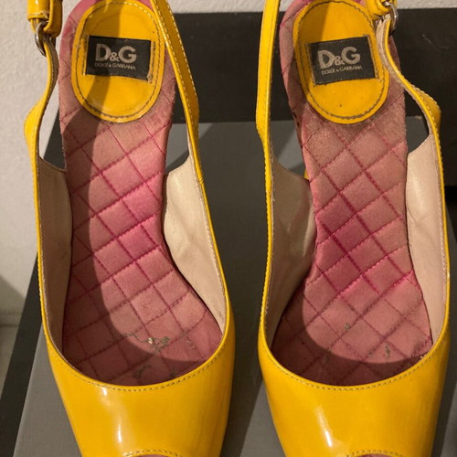 Dolce Gabbana pumps used, leather patent, size 38, yellow