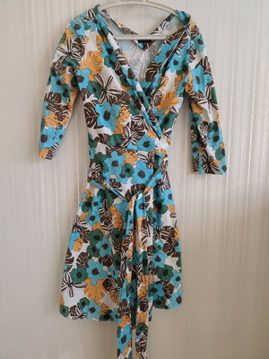 Escada sport dress colorful like new, size XS
