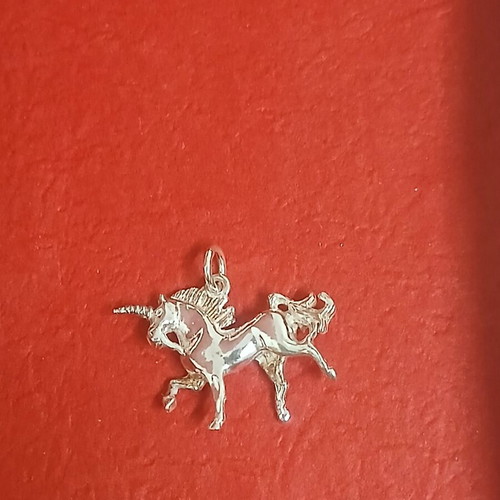 Silver unicorn pendant