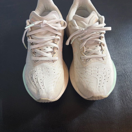 Asics Novablast F 131023 sport shoes like new size 39