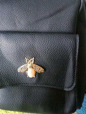 Backpack γυναικείο μαύρο σαν καινούργιο με χρυσές λεπτομέρειες