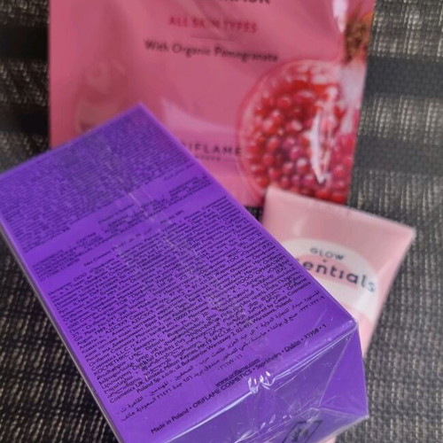 Set of 3 products with fragrance, hydrating face mask and hand cream with vitamin E new