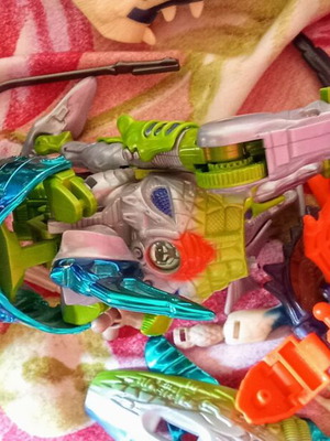 Alien Transformers figures and weapons 1998-2003