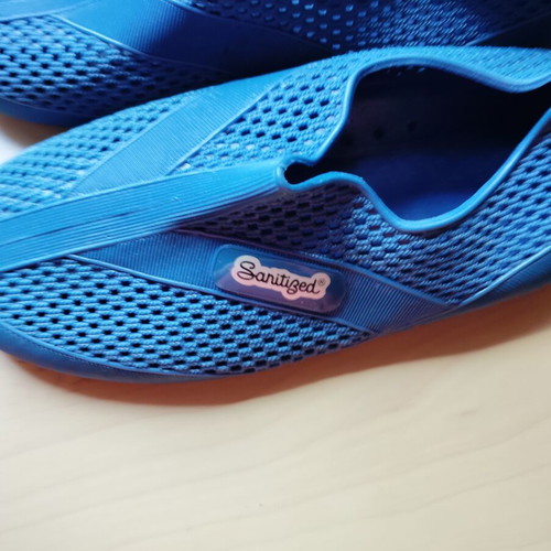 Rubber blue shoes for boys size 35 like new