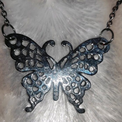Butterfly women's necklace like new, silver set of 3 pieces