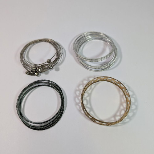 Set of 4 bracelets used