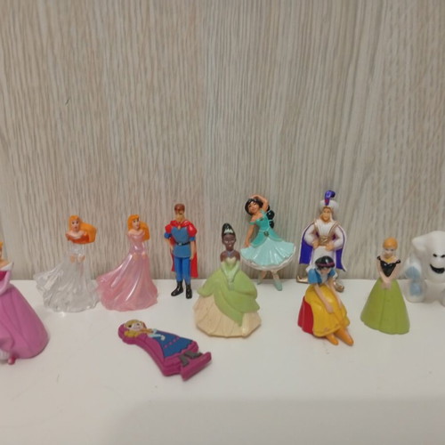 Kinder Surprise Joy Disney Princess and Princes Figure Set used
