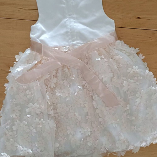 Girls' dress size 3 like new