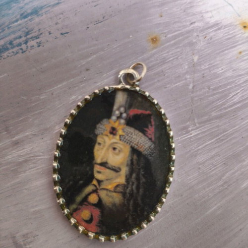 Vlad necklace made of steel and liquid glass new, silver