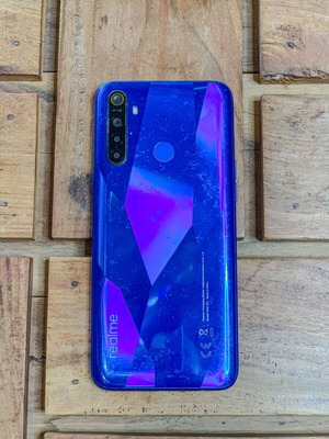 Realme smartphone for parts or repair, non-working