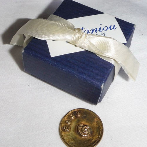 Silver gold-plated 2001 charm like new, New Year's jewelry