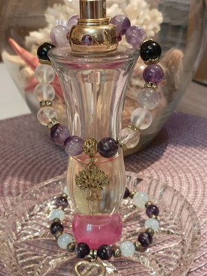 Elastic bracelets set with semiprecious stones, like new