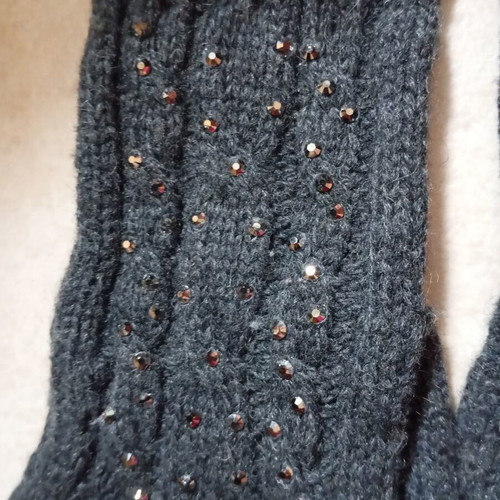 Women's gloves like new, gray, size 9, warm with decorative design