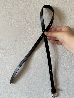 Ζώνη γυναικεία Zara με τρουκς, νέα, 85 εκ, μαύρη και χρυσή