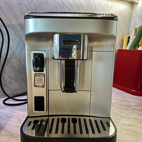 De'Longhi Magnifica Evo espresso machine new