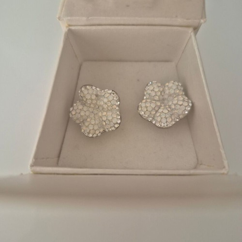 Loisir silver earrings like new with hallmark