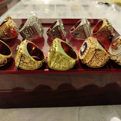 NBA collection of 10 rings like new in wooden box