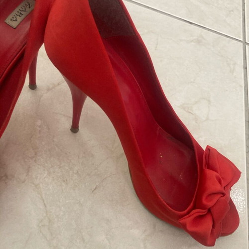 Red heels used size 40