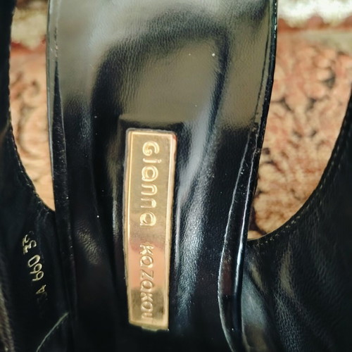 Gianna Kazakou peep toe sandals size 39, new, 12 cm heel, black and beige