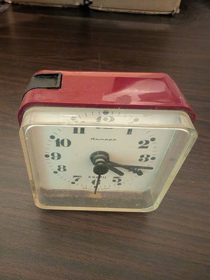 Vintage Slava Soviet Table Clock like new, analog