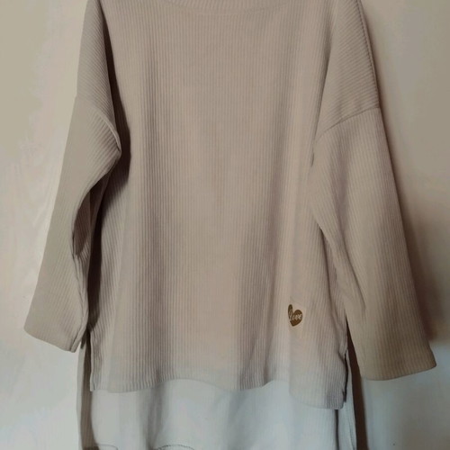 Long blouse like new, one size, beige