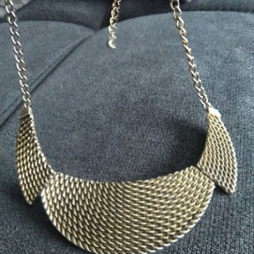 Massive choker with oxidation like new