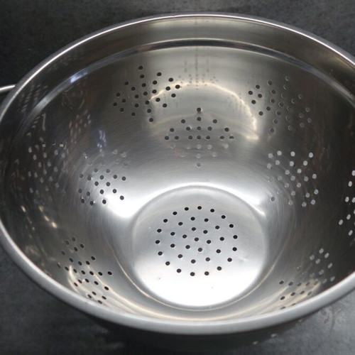 Large stainless steel colander like new