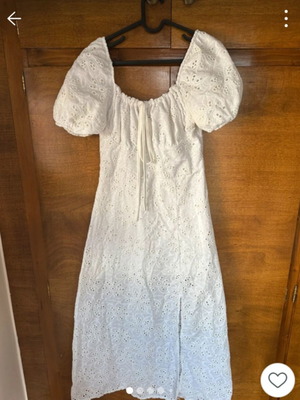 White guipure dress like new, comfortable romantic