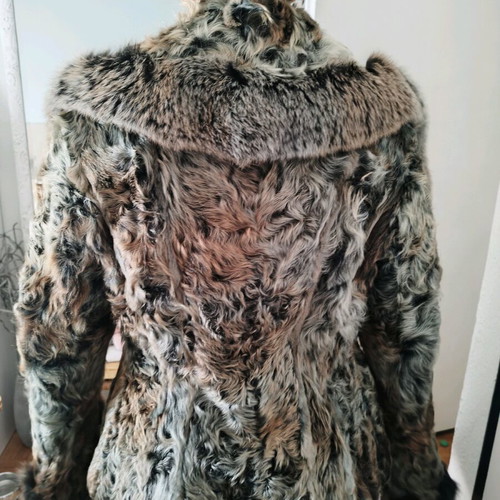 Diversi natural fur size 38 like new