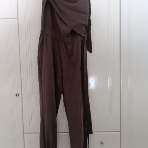 Sisley brown jumpsuit with back zipper