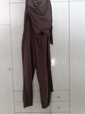Sisley brown jumpsuit with back zipper