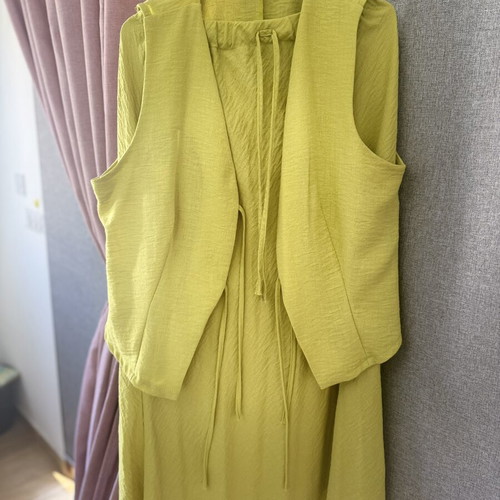 Xxlove set like new, size 1 fits up to XL, yellow