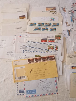 φάκελοι με γραμματόσημα